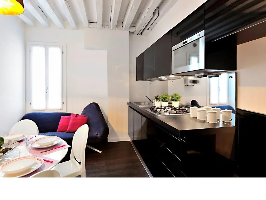 البندقية Faville Apartments