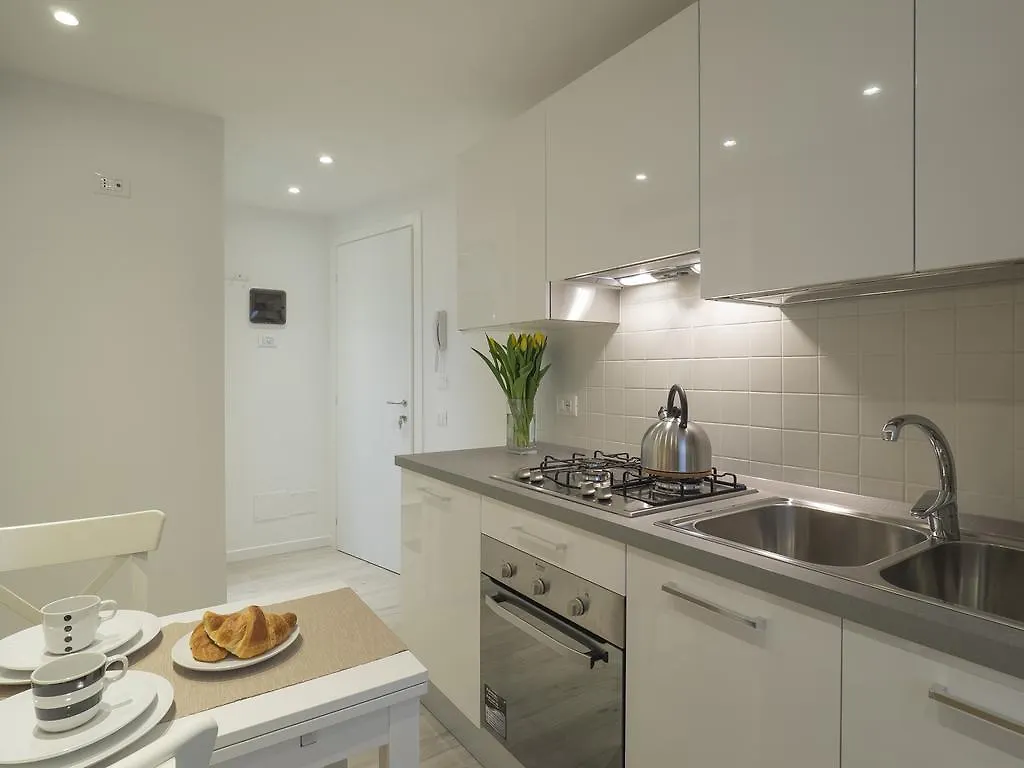 البندقية Faville Apartments 0*,