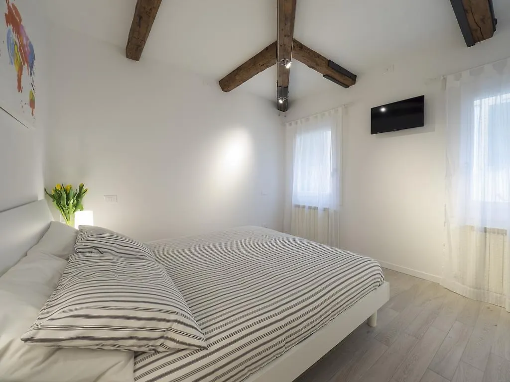 البندقية Faville Apartments إيطاليا