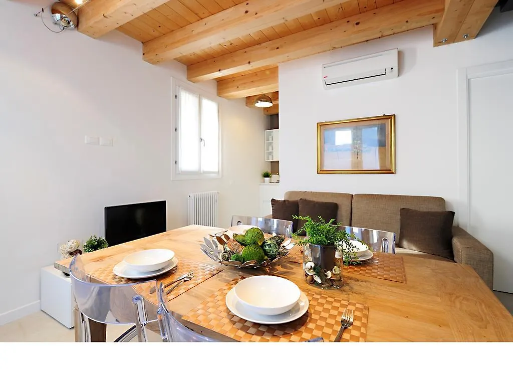 البندقية Faville Apartments