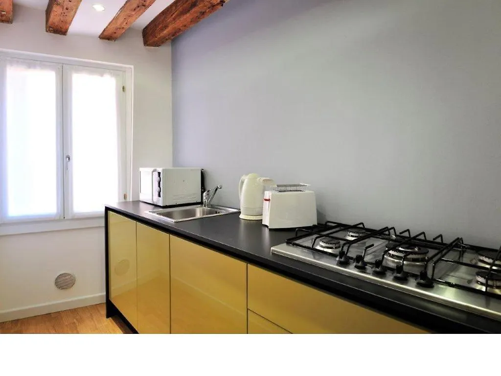 البندقية Faville Apartments