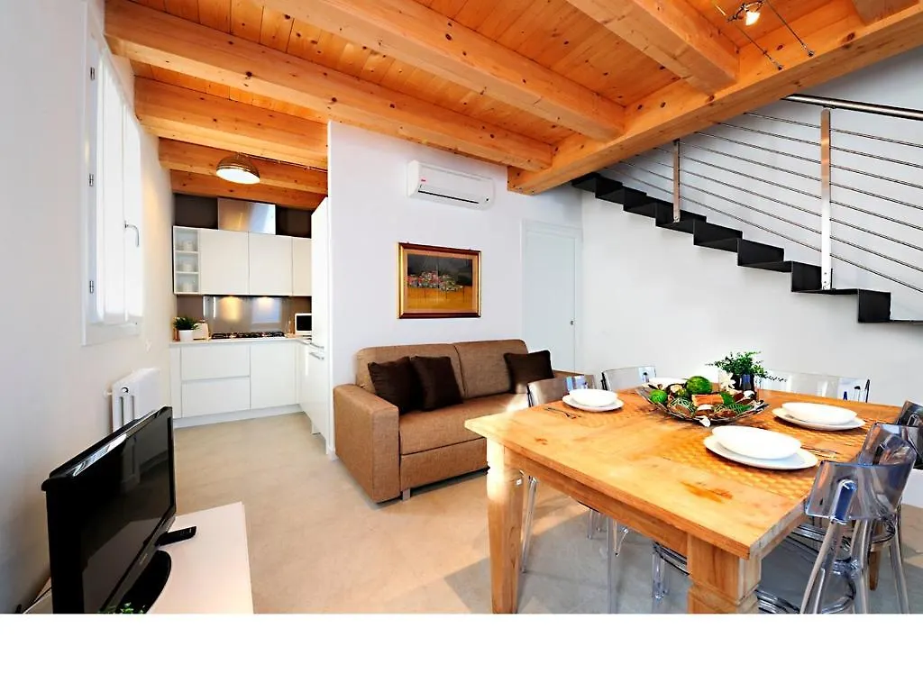 البندقية Faville Apartments