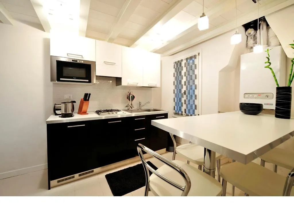 البندقية Faville Apartments إيطاليا