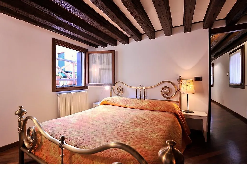 البندقية Faville Apartments