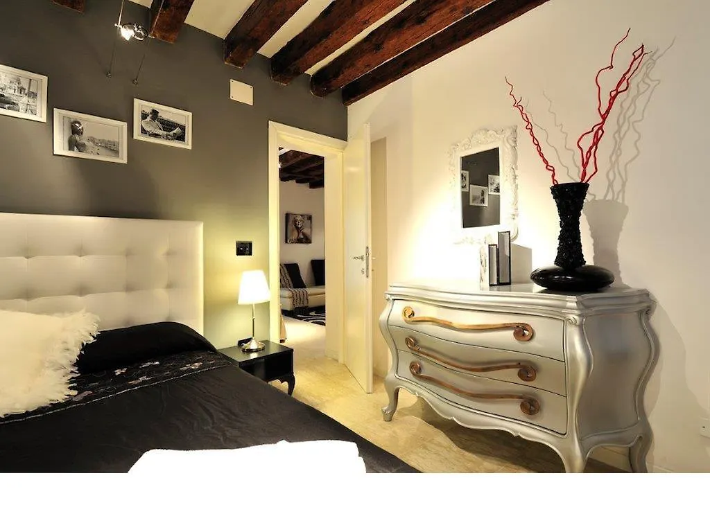 البندقية Faville Apartments